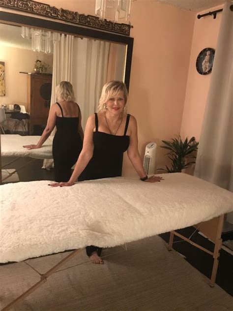 Intimate massage Escort Karoliniskes